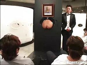 سگ ماده کمک می کس و  ...