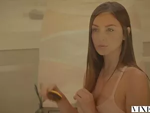 ایزابلا Chrystin در  ...